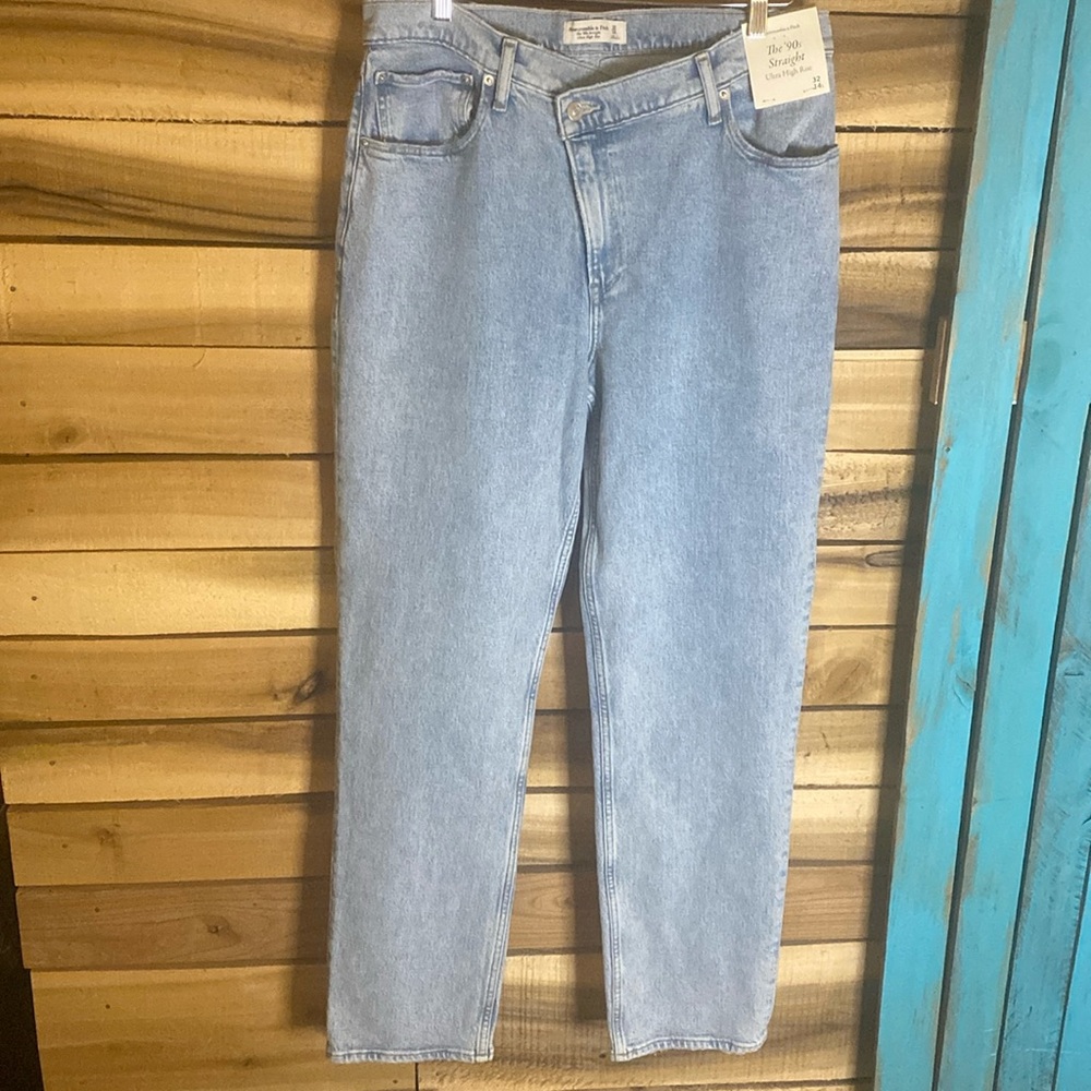 NWOT Abercrombie & Fitch 90s Straight Ultra High Rise jeans size 32/14 Long